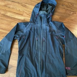 Eastern Mountain Sport EMS Gore-tex paclite jacket